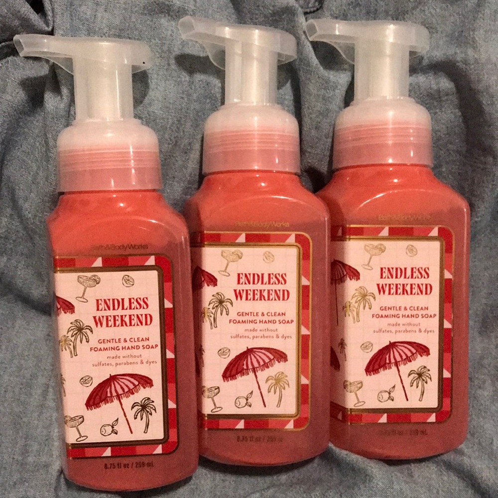 White Barn / Bath & Body Works- Endless Weekend